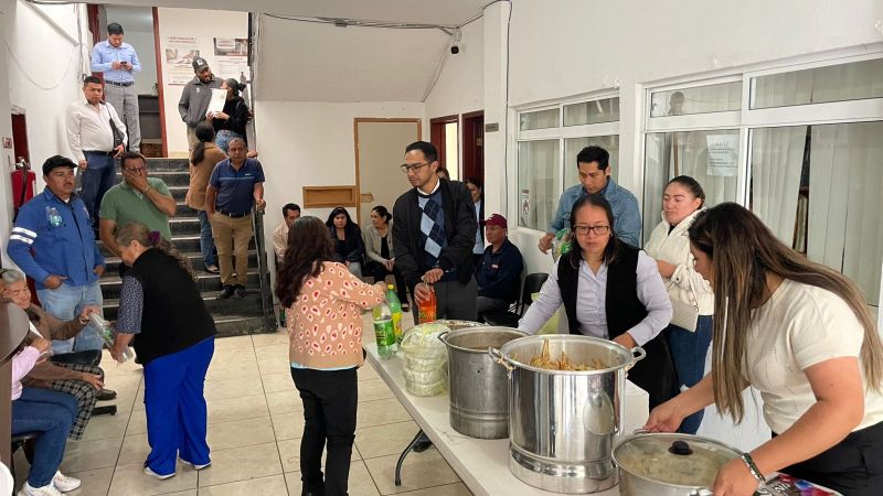 Conmemoran la Virgen de la Candelaria en el Ayuntamiento con convivencia comunitaria