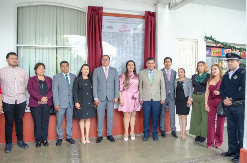 Conmemoran el 5 de febrero con la promulgación del Bando Municipal y la entrega de camión recolector