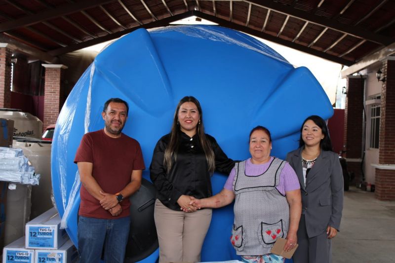 Familias de San Simón de Guerrero reciben apoyos para el mejoramiento de sus hogares